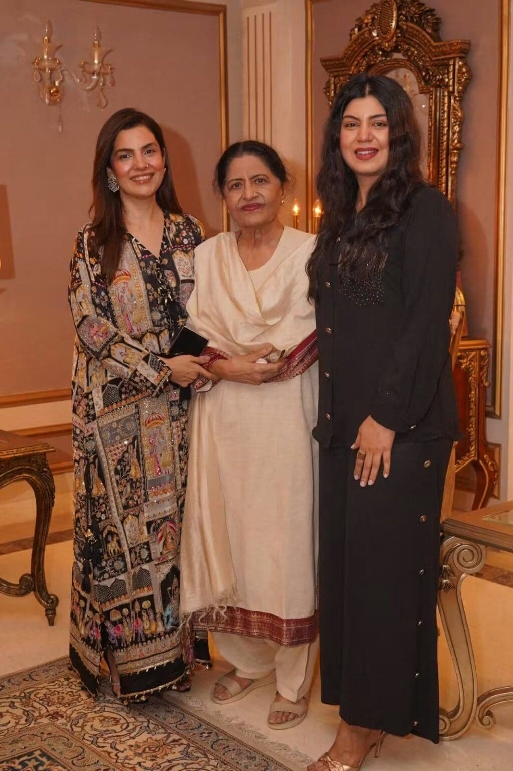 Kiran Khan Hosts Close Friends at Her Home After Wedding Kiran Khan Hosts Close Friends at Her Home After Wedding