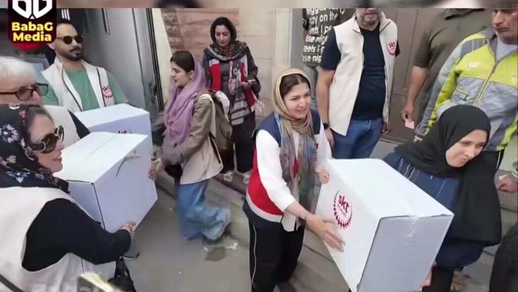 Pakistani Actors Praised for Their Charity Act for Palestinians In Jordan Pakistani Actors Praised for Their Charity Act for Palestinians In Jordan