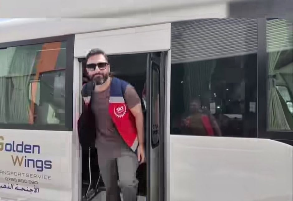 Pakistani Actors Praised for Their Charity Act for Palestinians In Jordan Pakistani Actors Praised for Their Charity Act for Palestinians In Jordan
