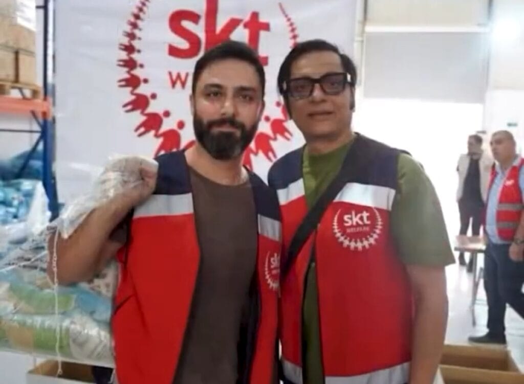 Pakistani Actors Praised for Their Charity Act for Palestinians In Jordan Pakistani Actors Praised for Their Charity Act for Palestinians In Jordan
