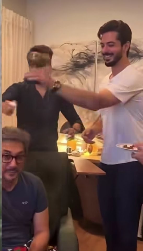 Saif Ali Khan & Others Visit Adnan Siddiqui - Shed Evil Eye on Laila's Demand Saif Ali Khan & Others Visit Adnan Siddiqui – Shed Evil Eye on Laila’s Demand