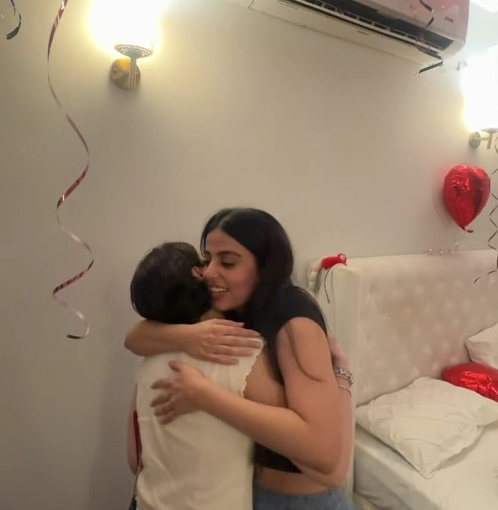 Hania Aamir Celebrates Yashma Gill's Birthday Hania Aamir Celebrates Yashma Gill’s Birthday