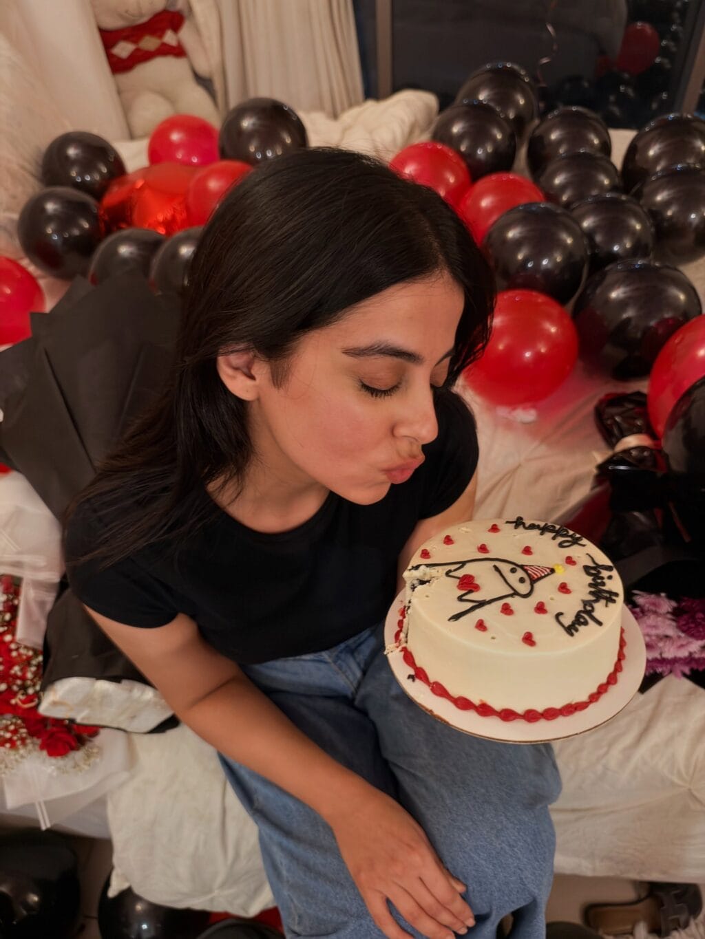 Hania Aamir Celebrates Yashma Gill's Birthday Hania Aamir Celebrates Yashma Gill’s Birthday