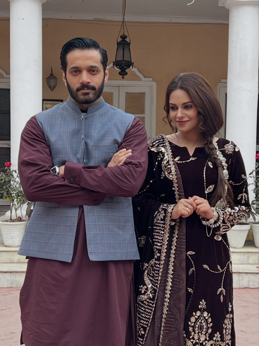 Amar Khan’s Formal Looks in Mitti de Baway Amar Khan’s Formal Looks in Mitti de Baway