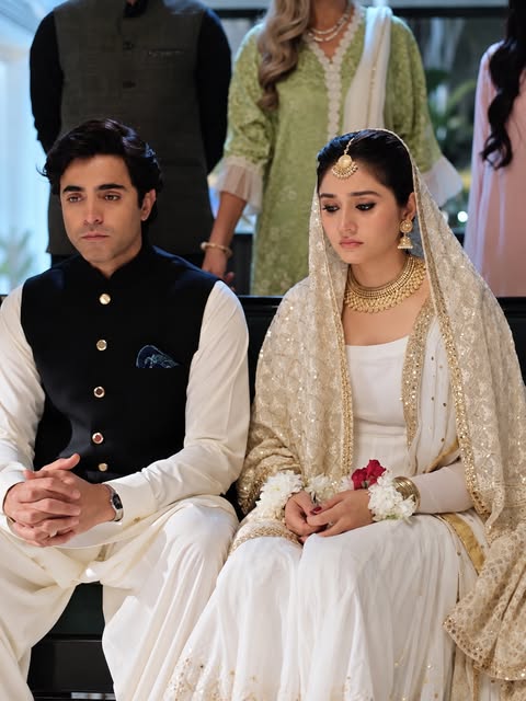 Durefishan Nikkah Outfit Details From Dar e Nijaat