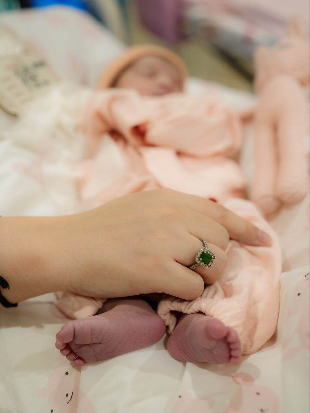 Anchor Hina Niazi Welcomes First Child Anchor Hina Niazi Welcomes First Child