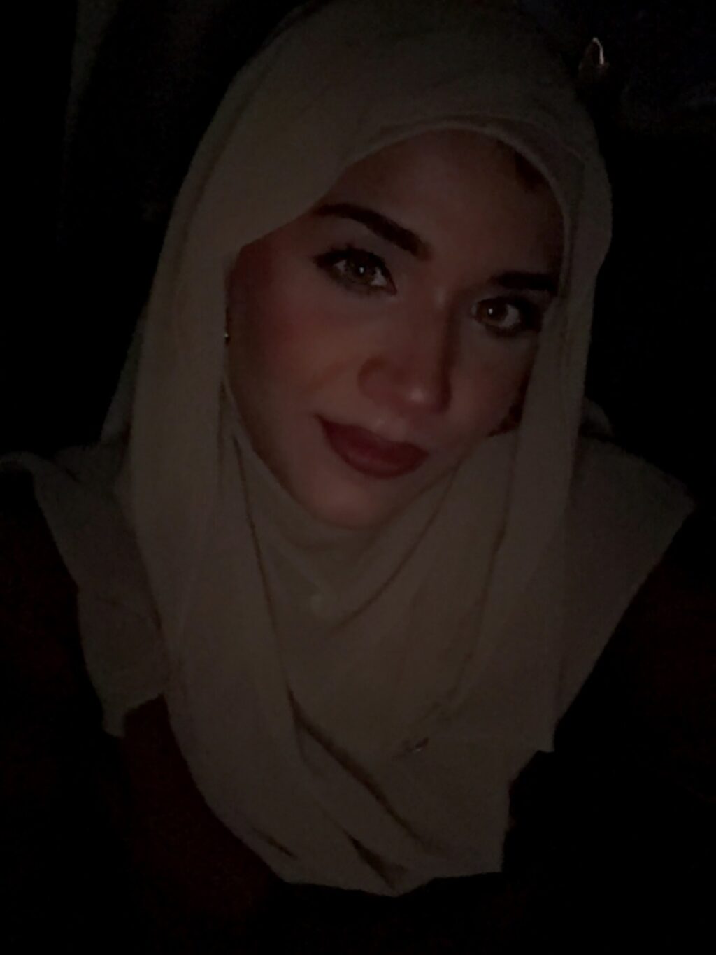 Kiran Ashfaque Hussein Dar Starts Hijab & Responds To Questions Kiran Ashfaque Hussein Dar Starts Hijab & Responds To Question