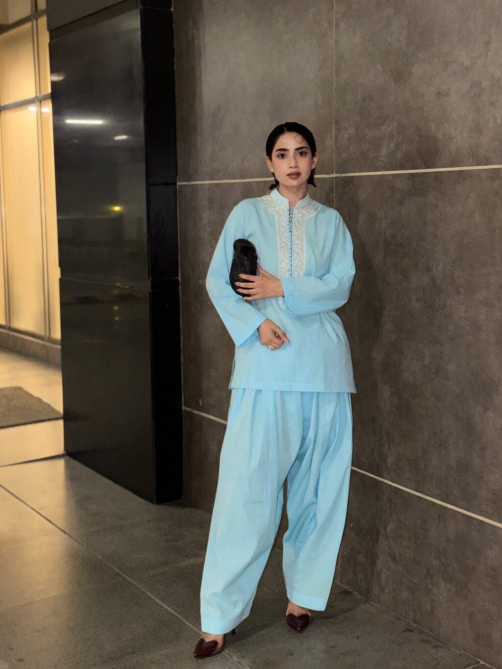 Saboor Aly Styles In Men's Clothes - Public Reacts Saboor Aly Styles In Men’s Clothes – Public Reacts