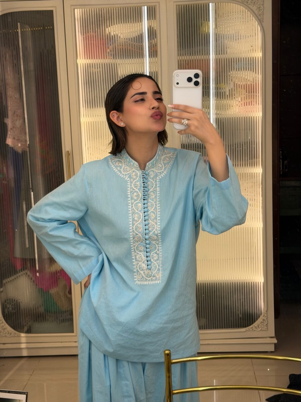 Saboor Aly Styles In Men's Clothes - Public Reacts Saboor Aly Styles In Men’s Clothes – Public Reacts
