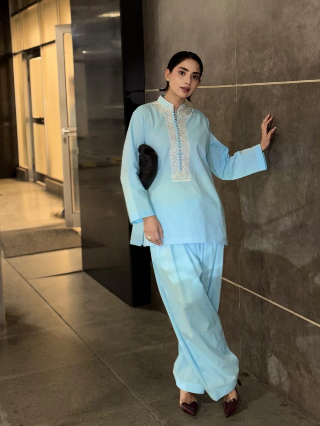 Saboor Aly Styles In Men's Clothes - Public Reacts Saboor Aly Styles In Men’s Clothes – Public Reacts