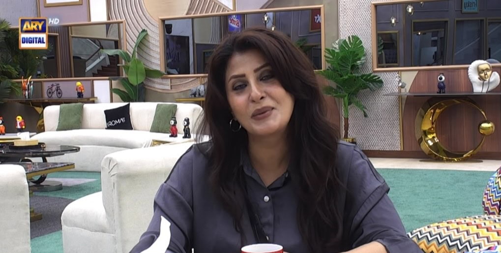 Dr Zee's Hilarious Response To Laila's Obsession With Badshah In Tamasha Dr Zee's Hilarious Response To Laila's Obsession With Badshah In Tamasha